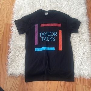 Gildan graphic tshirt